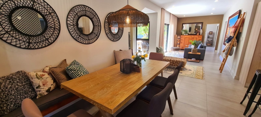 10 Bedroom Property for Sale in Bloubergstrand Western Cape
